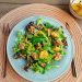 Salade met sinaasappel-mosterddressing en walnoten (low FODMAP, glutenvrij, lactosevrij)