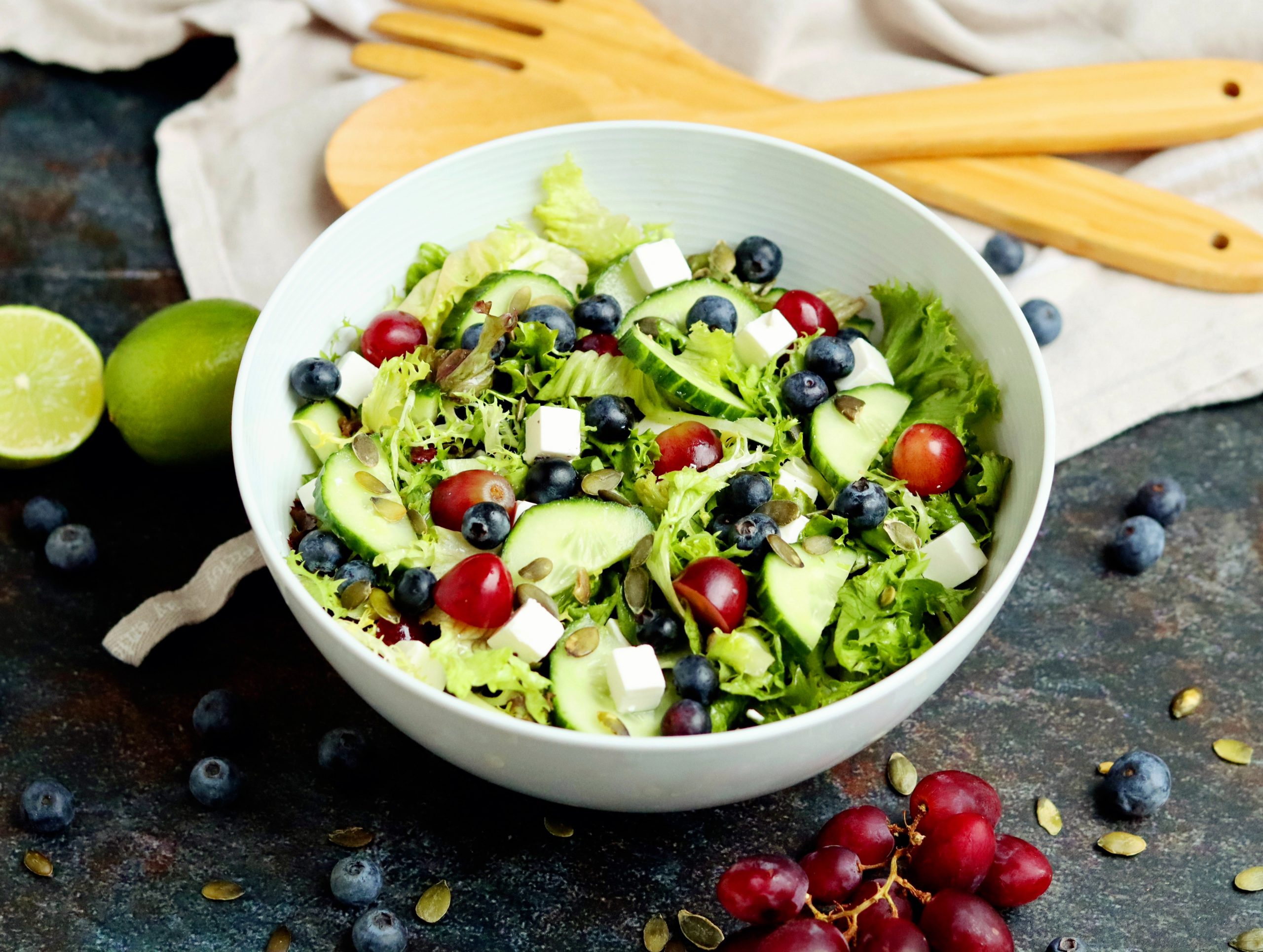 Salade met blauwe bessen en druiven(low FODMAP, glutenvrij, lactosevrij)
