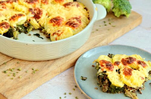 Aardappel ovenschotel met broccoli, spinazie, oesterzwammen, roomkaas en kaas (low FODMAP, lactosevrij, glutenvrij)